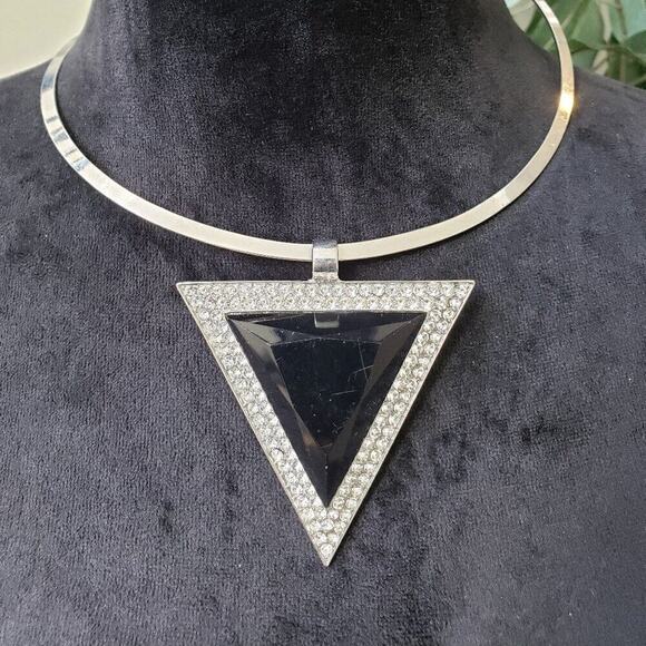 Traci Lynn Necklace Womens Black Quartz Triangle Shape Pendant w/ Lobster Clasp - Picture 1 of 6